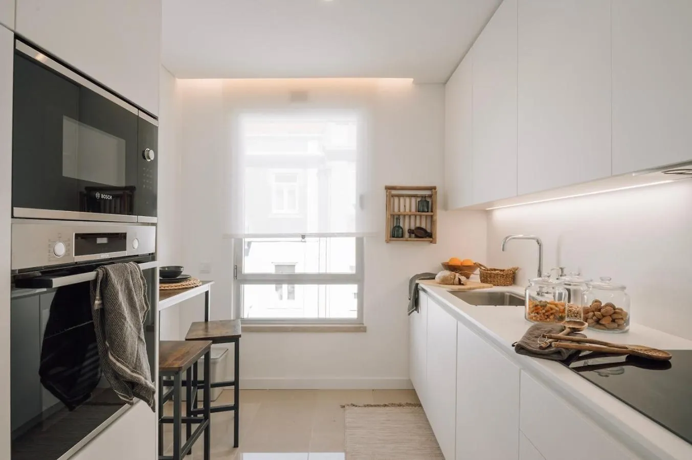 Sabaudia - 2 Bedrooms And Balcony In Alvalade リスボン アパート