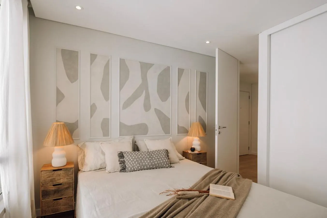 アパート Sabaudia - 2 Bedrooms And Balcony In Alvalade リスボン ポルトガル